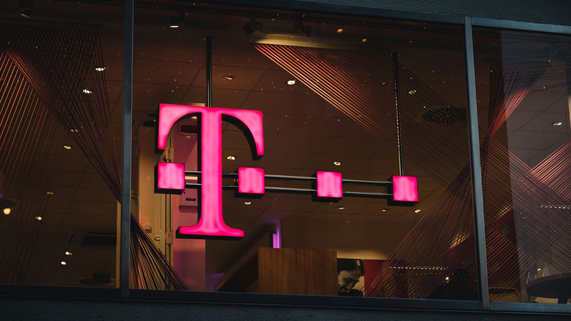 T-Mobile names Srini Gopalan as its new CEO