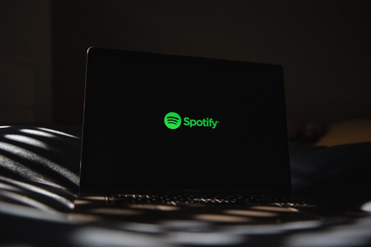 Spotify partners with record labels to build “responsible AI” music tools