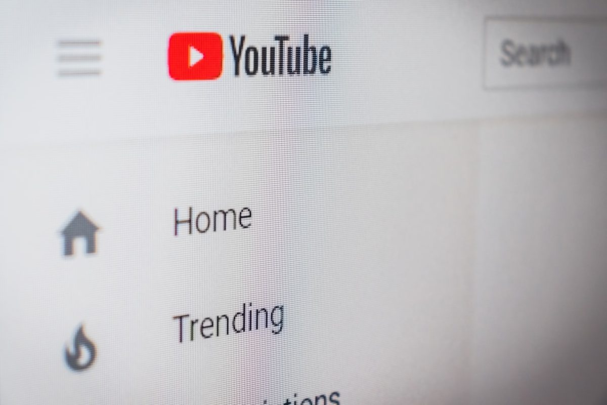YouTube updates its mobile apps with bolder icons and subtler controls