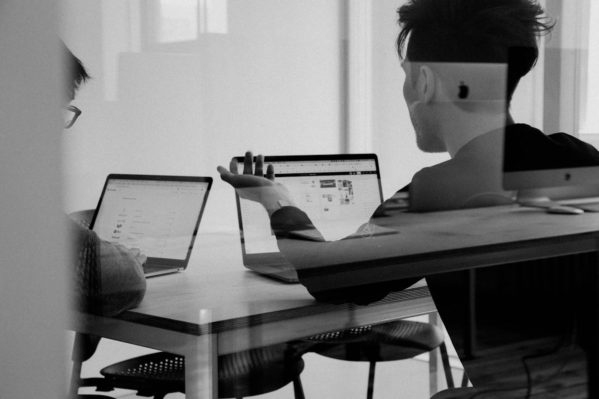  CEOs prioritize AI investment in 2025