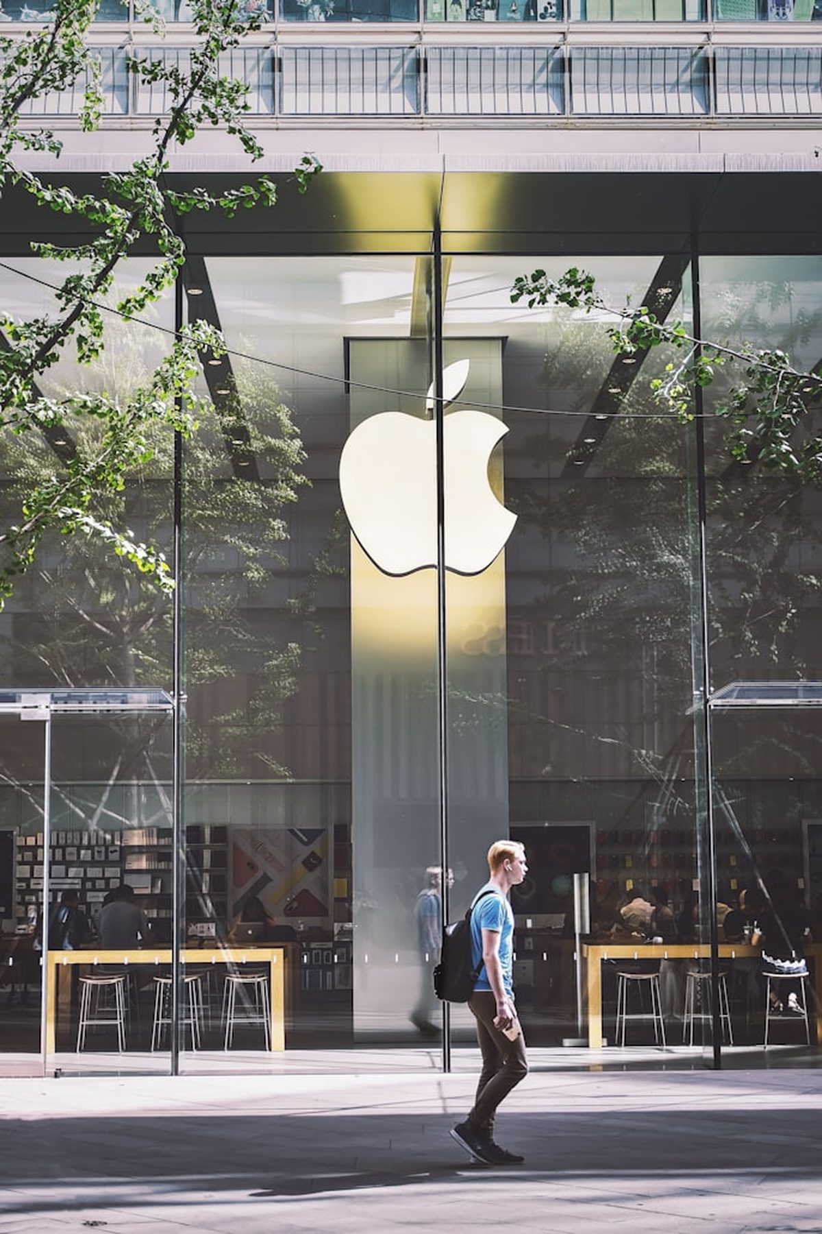 Apple accused of using “shadow libraries” to feed its AI training data