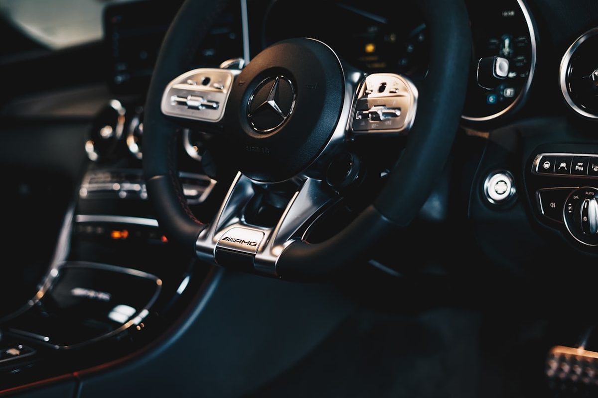 Mercedes montre ce que signifie vraiment parler à une voiture avec Gemini