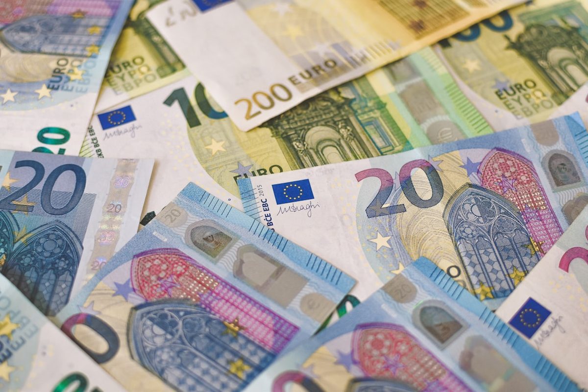 EU promotes euro stablecoins to challenge US dollar tokens