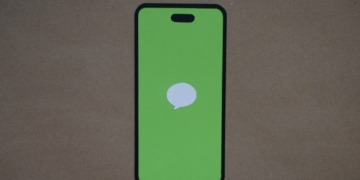 Skipping eSIM setup on iOS 26 could break iMessage until you toggle it manually