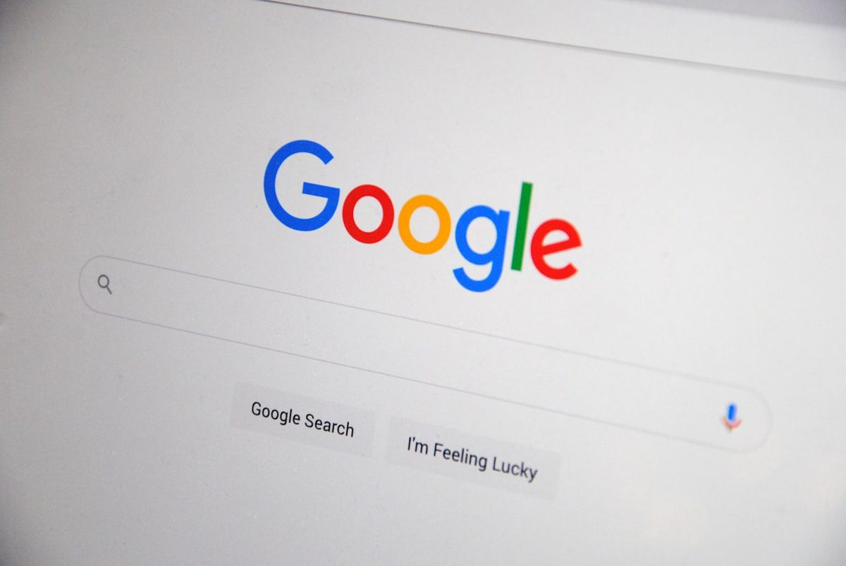 Google AI bloque les résumés de requête de la démence Trump