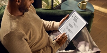 Amazon Kindle Scribe Colorsoft adds color, AI tools