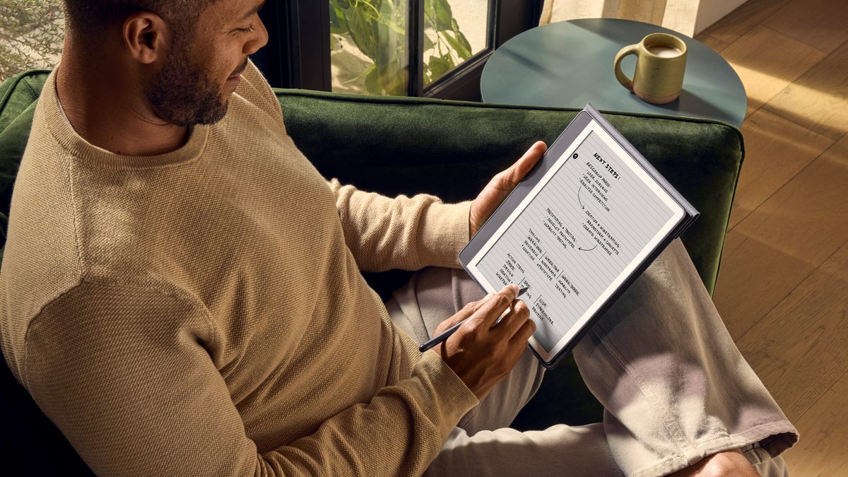 Amazon Kindle Scribe Colorsoft adds color, AI tools