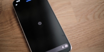 ChatGPT Android beta includes direct messaging