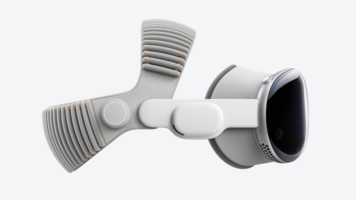 Apple Vision Pro gets M5 chip upgrade and PS VR2 controller support