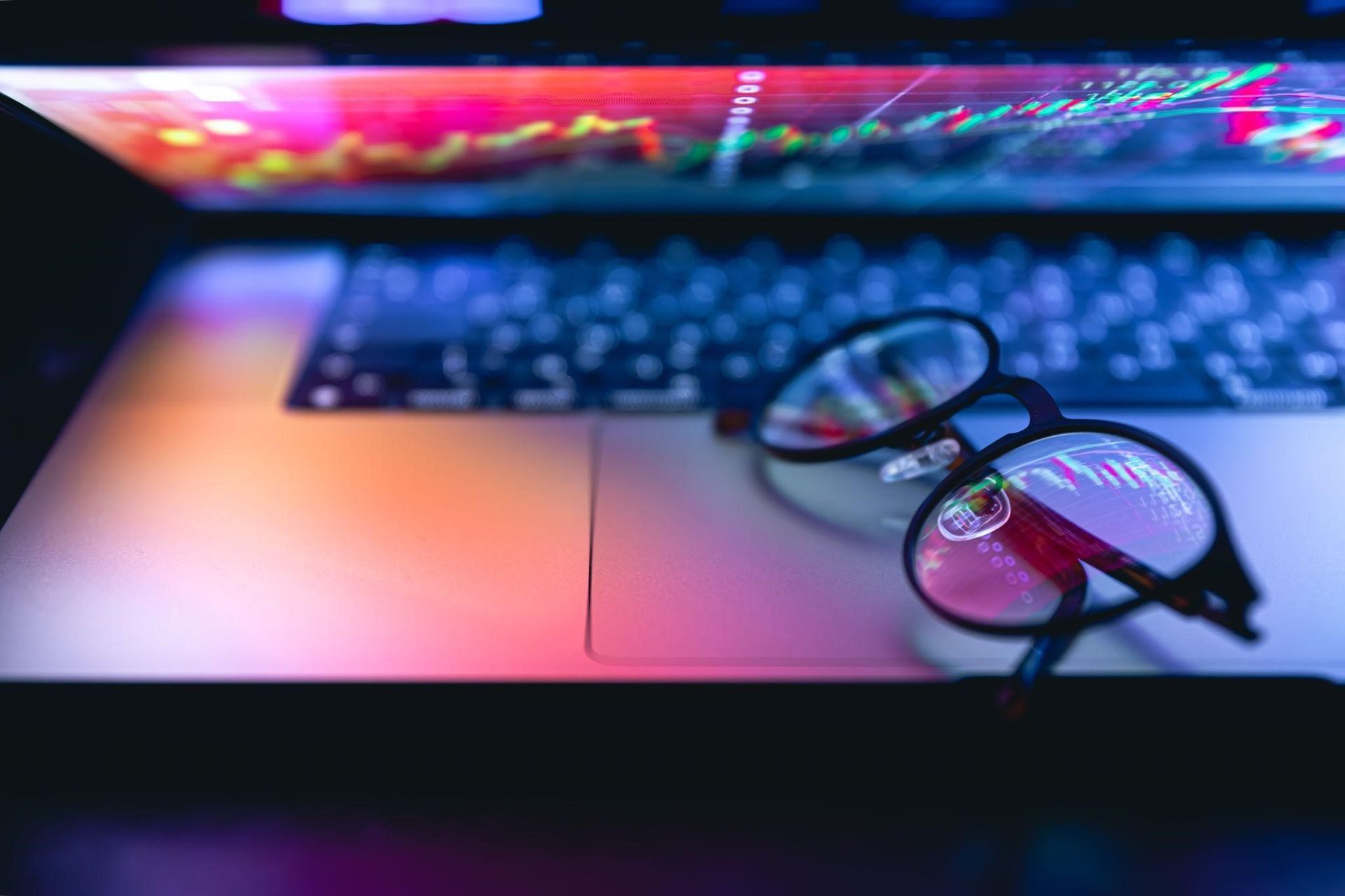 Using copy-trading tools to learn strategy and spread risk