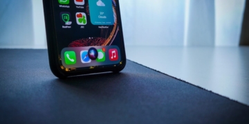 Apple may pay Google B yearly to boost Siri