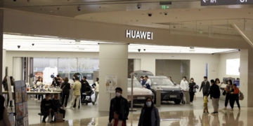Huawei climbs to second in China’s smartphone market