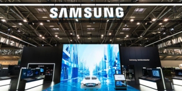 Samsung names mobile chief TM Roh as its new co-CEO