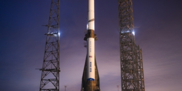 Solar conditions force Blue Origin to halt New Glenn’s 2nd launch, again