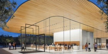 Why Apple is telling its visa employees to cancel holiday travel