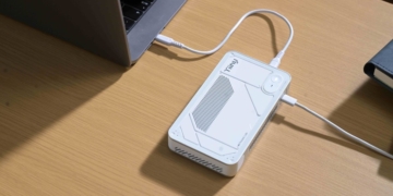 Meet the world’s smallest AI supercomputer that fits in your pocket