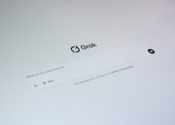 Advocacy groups slam Apple and Google for hosting Grok and X apps