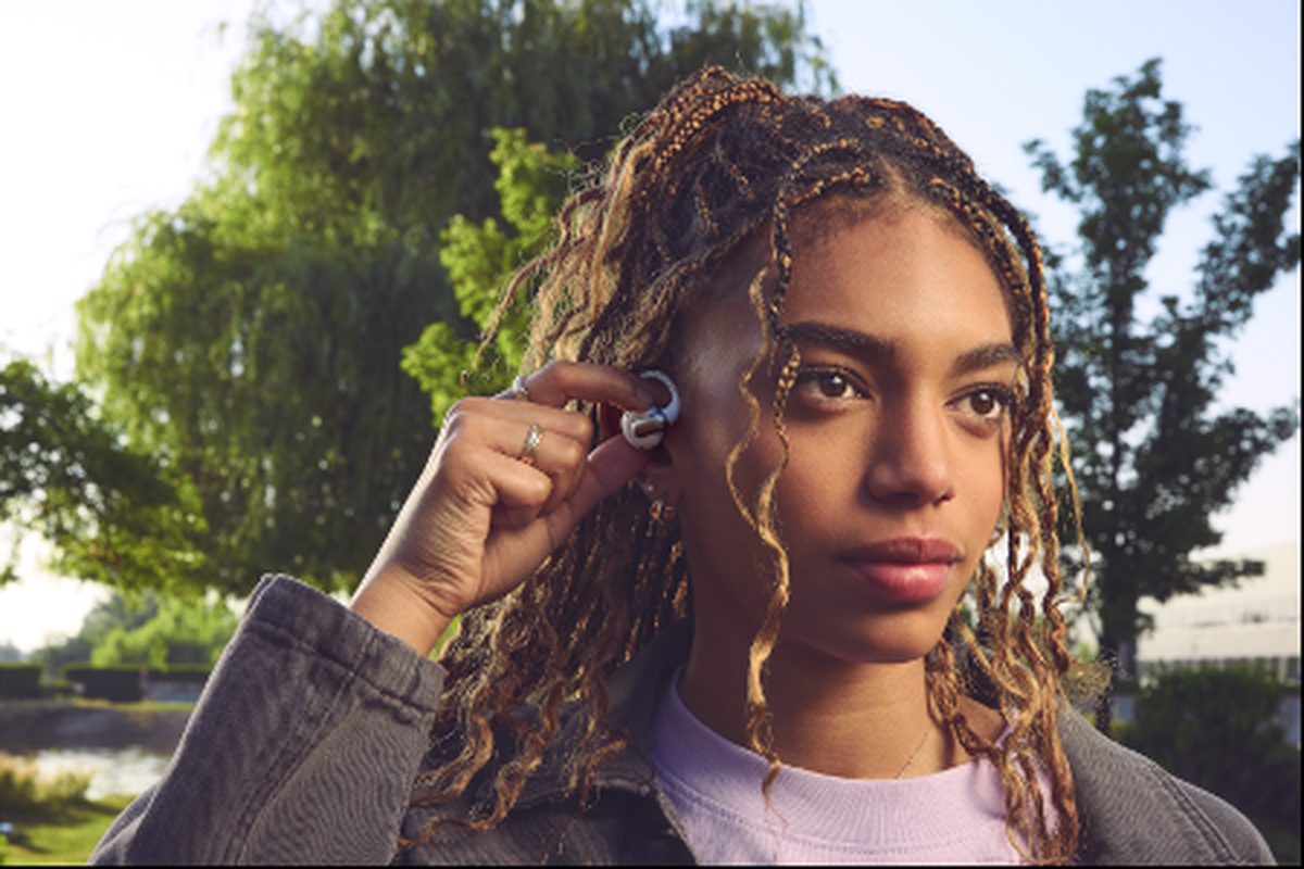 JBL reinventa l'ascolto a orecchio aperto con la nuova serie Sense al CES 2026