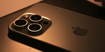 Apple to shrink iPhone 18 Pro Dynamic Island by hiding Face ID sensors