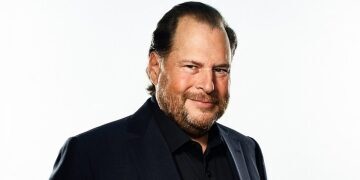 Marc Benioff mocks AI “SaaSpocalypse” fears in leather jacket