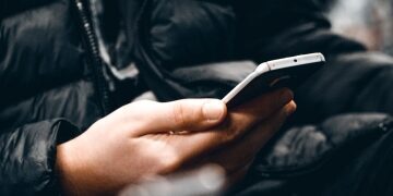 Social media giants agree to independent expert safety audits