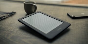 Amazon to end Kindle Store access on pre-2012 devices in May