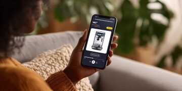 Amazon launches AI shopping chat with voice responses
