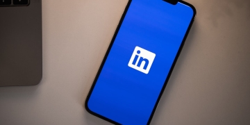 LinkedIn adds comment filter for verified users