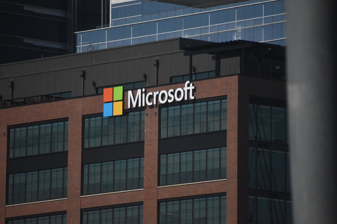 Microsoft investirá US$ 10 bilhões no Japão em IA e segurança cibernética