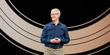 Tim Cook to step down as Apple CEO this fall