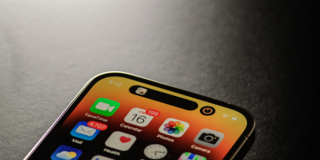 Apple to let users choose third-party AI models in iOS 27