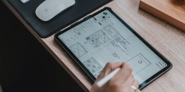 Content in the interface is a business metric: Julia Zakharova on how UX, visual design, and tone of voice drive user activation