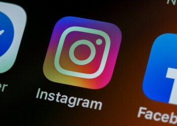 Instagram adds unique captions for each carousel slide