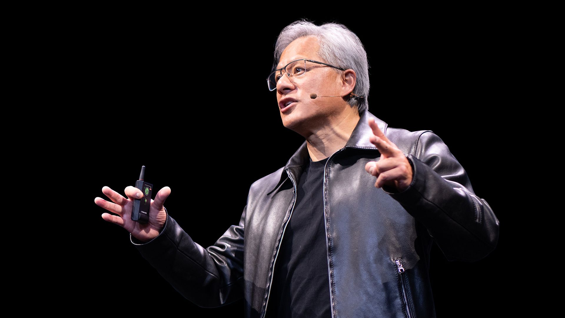 Jensen Huang zegt dat AI de vraag naar software vergroot in plaats van banen te vervangen
