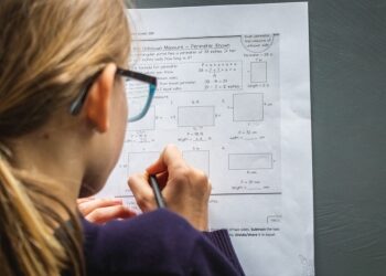 Study links AI-assisted homework to lower exam scores