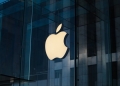 Apple seeks AI chip acquisitions to fix server performance woes