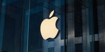 Apple seeks AI chip acquisitions to fix server performance woes