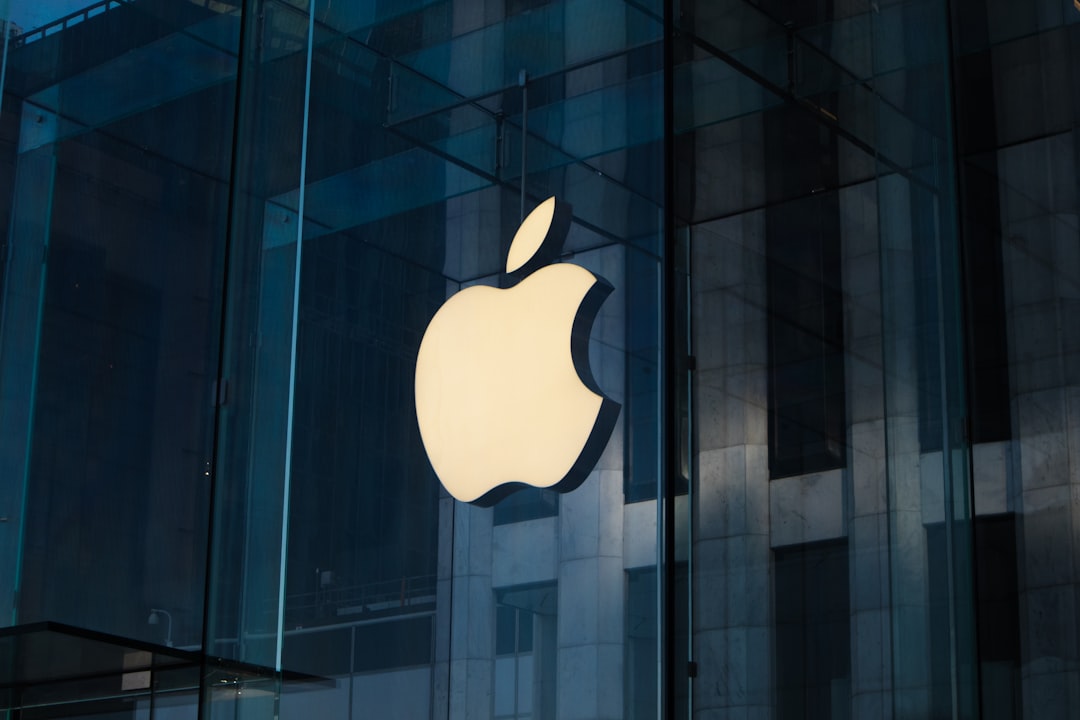 Apple seeks AI chip acquisitions to fix server performance woes