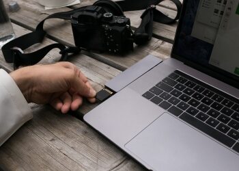 How software learned to make blurry photos clear
